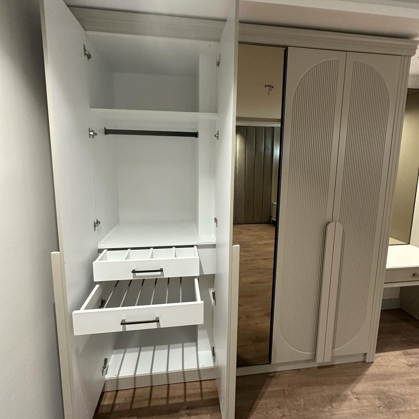 Düz Panel Kapılar